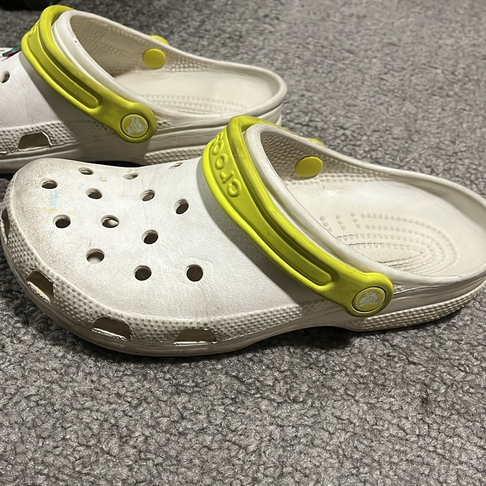 Used crocs - Picture 2 of 3